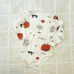 💙 CARTER'S - White Long Sleeve Halloween Pattern Onesie - 18 M